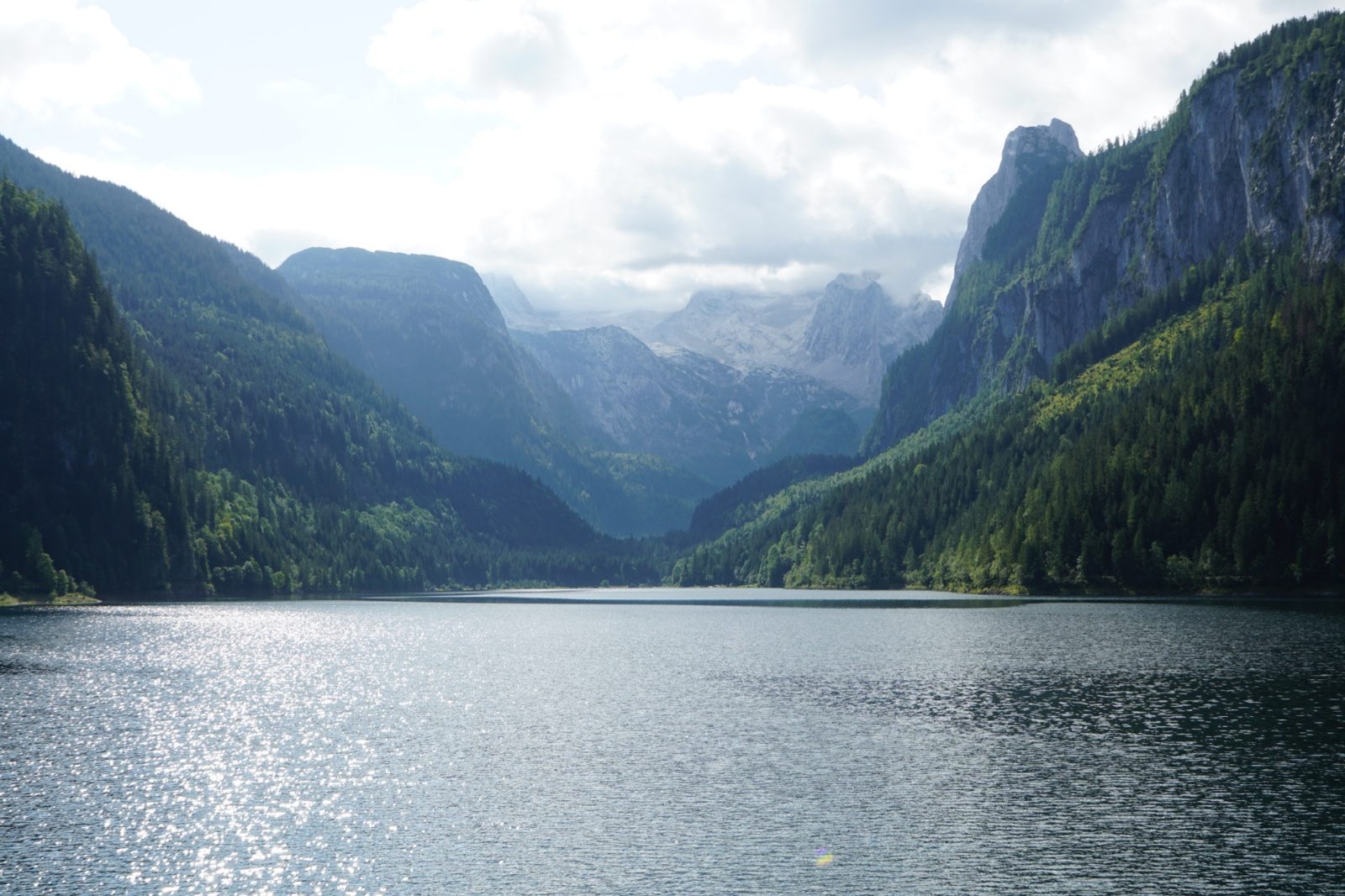 Gosausee mit Blick auf die Berge